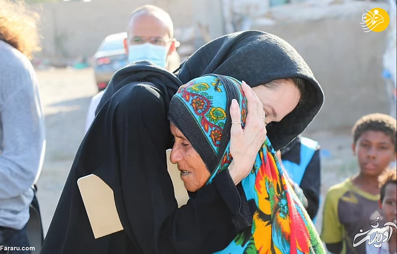 اندوه آنجلینا جولی در میان خانوادههای آواره یمنی/ عکس